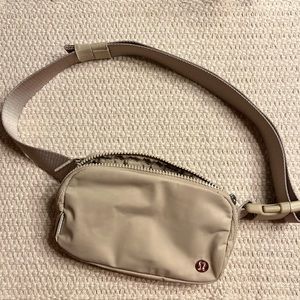 Lululemon Belt Bag (Extended Strap) in Trench